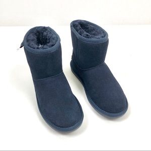 NWOT Minnetonka Dark Blue Sheepskin Slipper Snow Boots 6